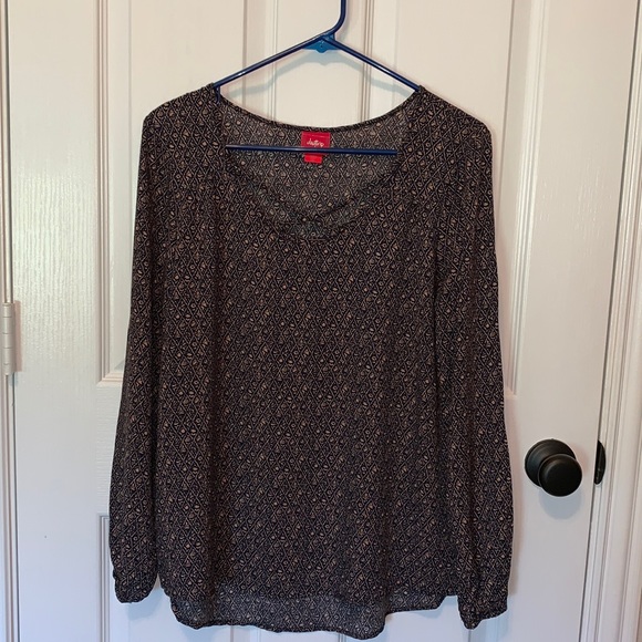 Daytrip Tops - Buckle Daytrip navy blouse